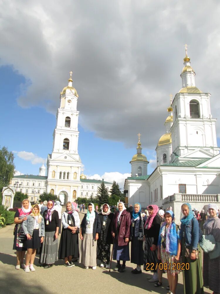 Подслушано дивеево в контакте. Дивеево паломнический. Паломники в Дивеево. Православие Пенза паломнический отдел. Дивеево Мордовия.