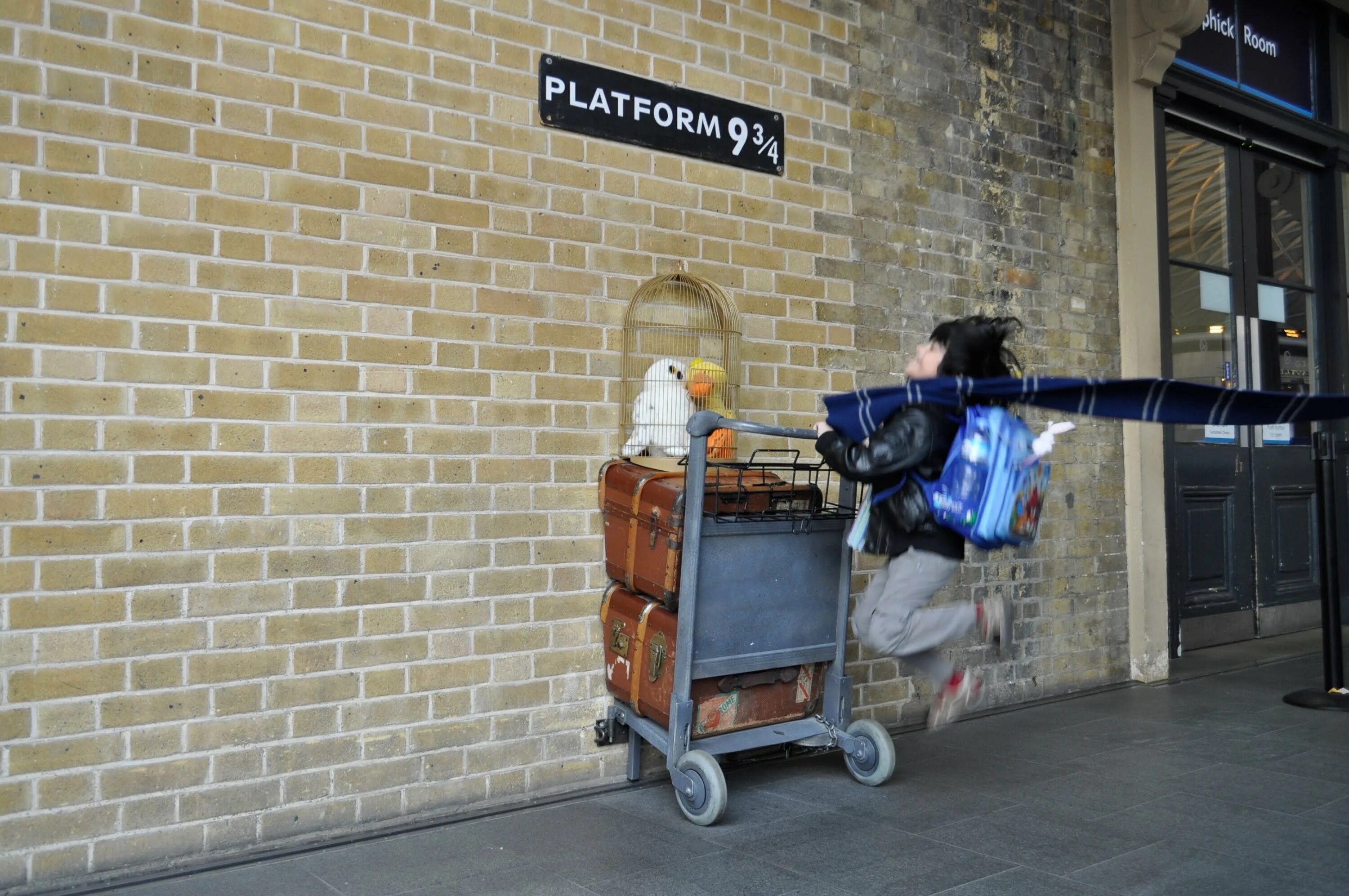 Platform 3 4