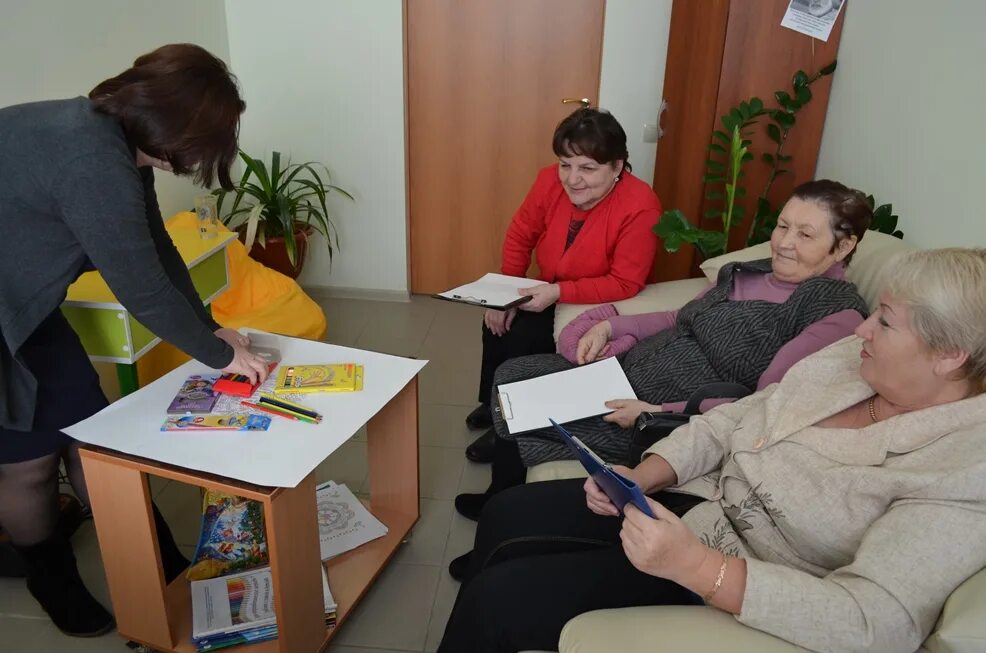 Социальное обслуживание пожилых граждан на дому. Социальное обслуживание пожилых граждан. Яшалтинский комплексный центр социального развития. Острогова сусанна рубиковна выборг. Кцсон выборг.