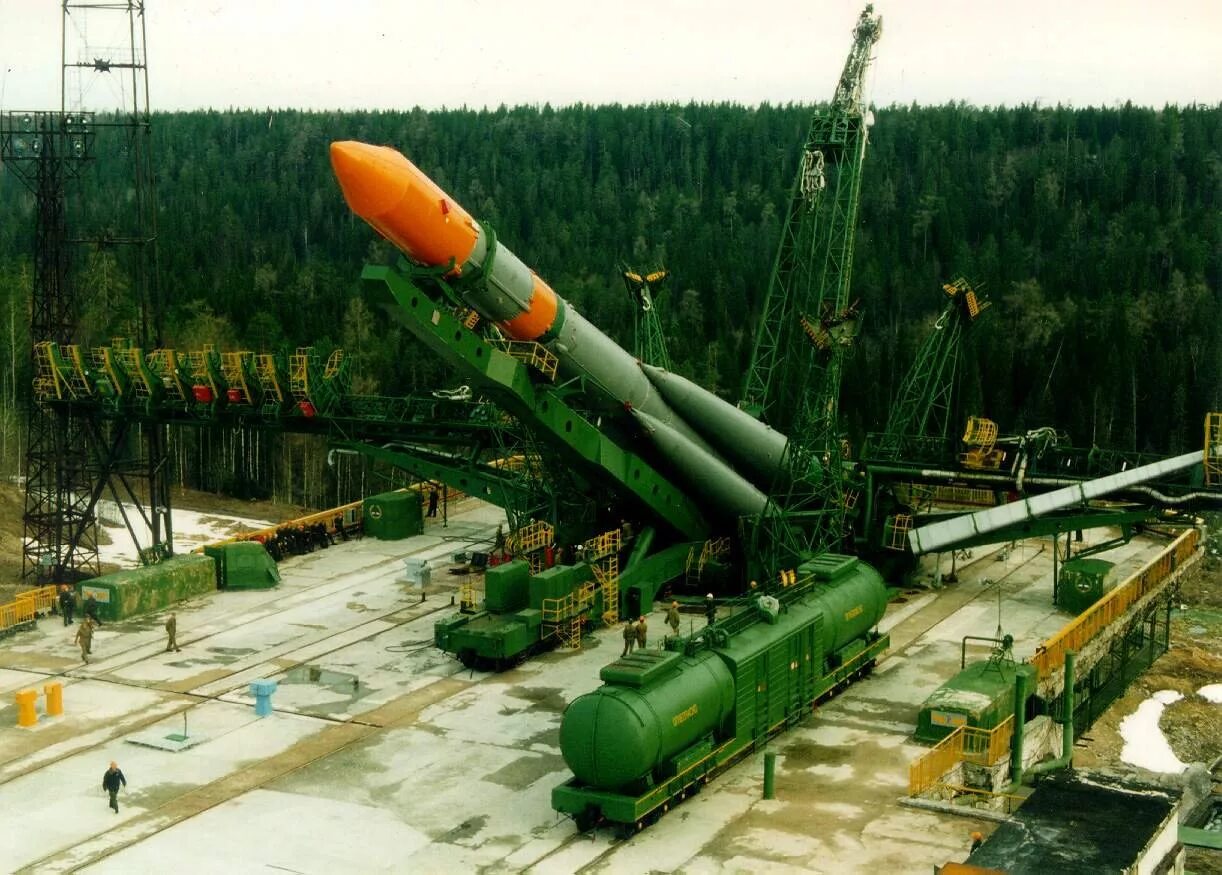 Мирный). Космодром плесецк архангельская область город мирный. 1в плесецк. Плесецк транспортные. Стартовый комплекс союз плесецк.