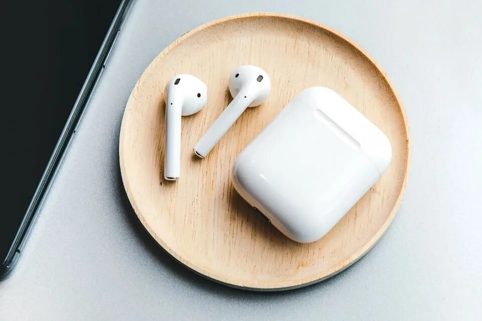 Apple AIRPODS 2. Apple AIRPODS 2.2. AIRPODS Pro 2 USB C. Apple AIRPODS 3rd Generation.