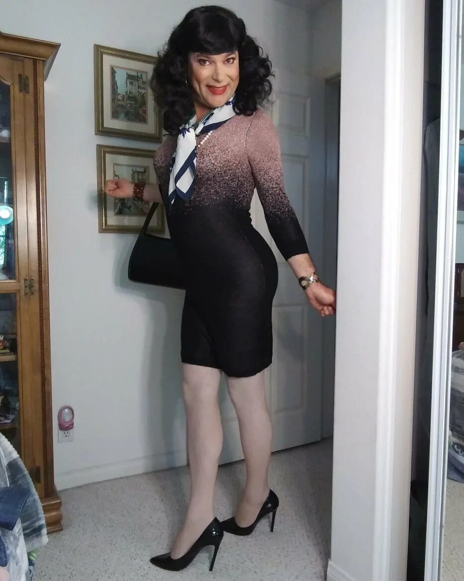 Crossdresser home. Кроссдрессер Кэти Уоллес.