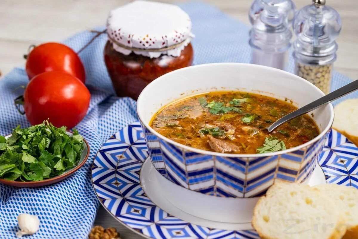 Суп харчо вкусный рецепт с фото. Ароматный суп-харчо. харчо грузинский. харчо ивлев. суп харчо с перловкой.