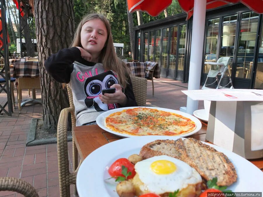 Где позавтракать в светлогорске. Светлогорск рестораны. Burger queen светлогорск. Светлогорск кафе. Где позавтракать в светлогорске.