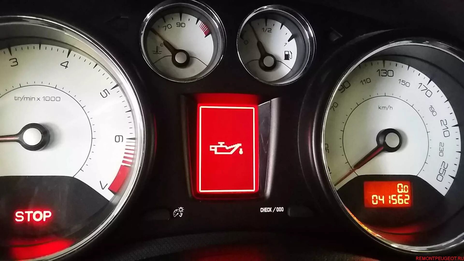 Замена датчика давления масла - Peugeot 308 SW (1G), 1,6 л, 2008 года своими рук