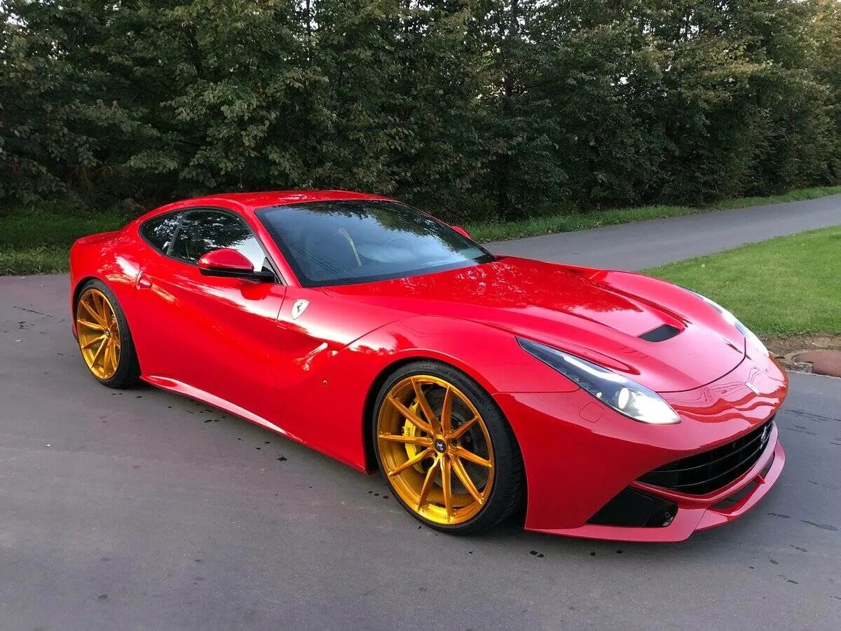 F 12 c 20. Ferrari f12 Berlinetta белая. Ferrari f12 Berlinetta Red. Ferrari f12 Berlinetta красная. Феррари ф12 Берлинетта 2020.