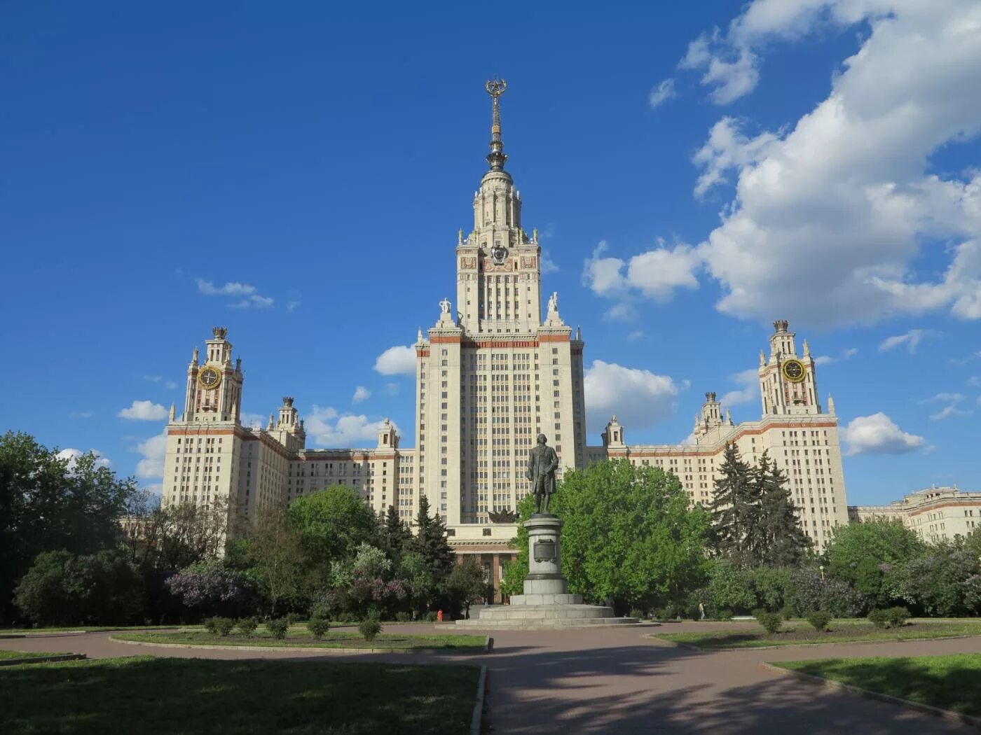 В каком году открыт московский университет ломоносова. Московский государственный университет имени м.в.Ломоносова，МГУ. Институт Ломоносова в Москве. МГУ '26. Университет Ломоносова в Москве 18 век.