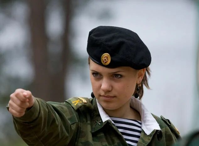 После 9 класса девочке в военное. Девушки курсанты. женское военное училище.