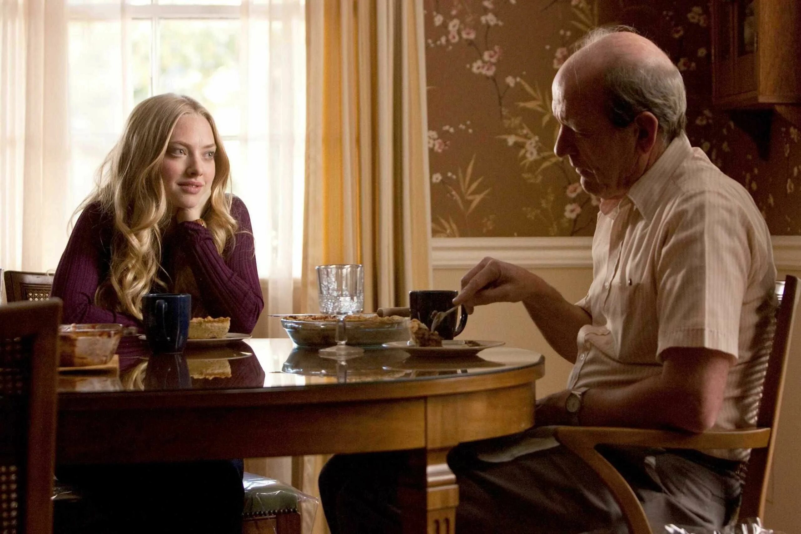 Dear feeling. «Дорогой Джон» (Dear John, 2010). Аманда Сейфрид дорогой Джон. Аманда Сейфрид кадры. Ричард Дженкинс дорогой Джон.