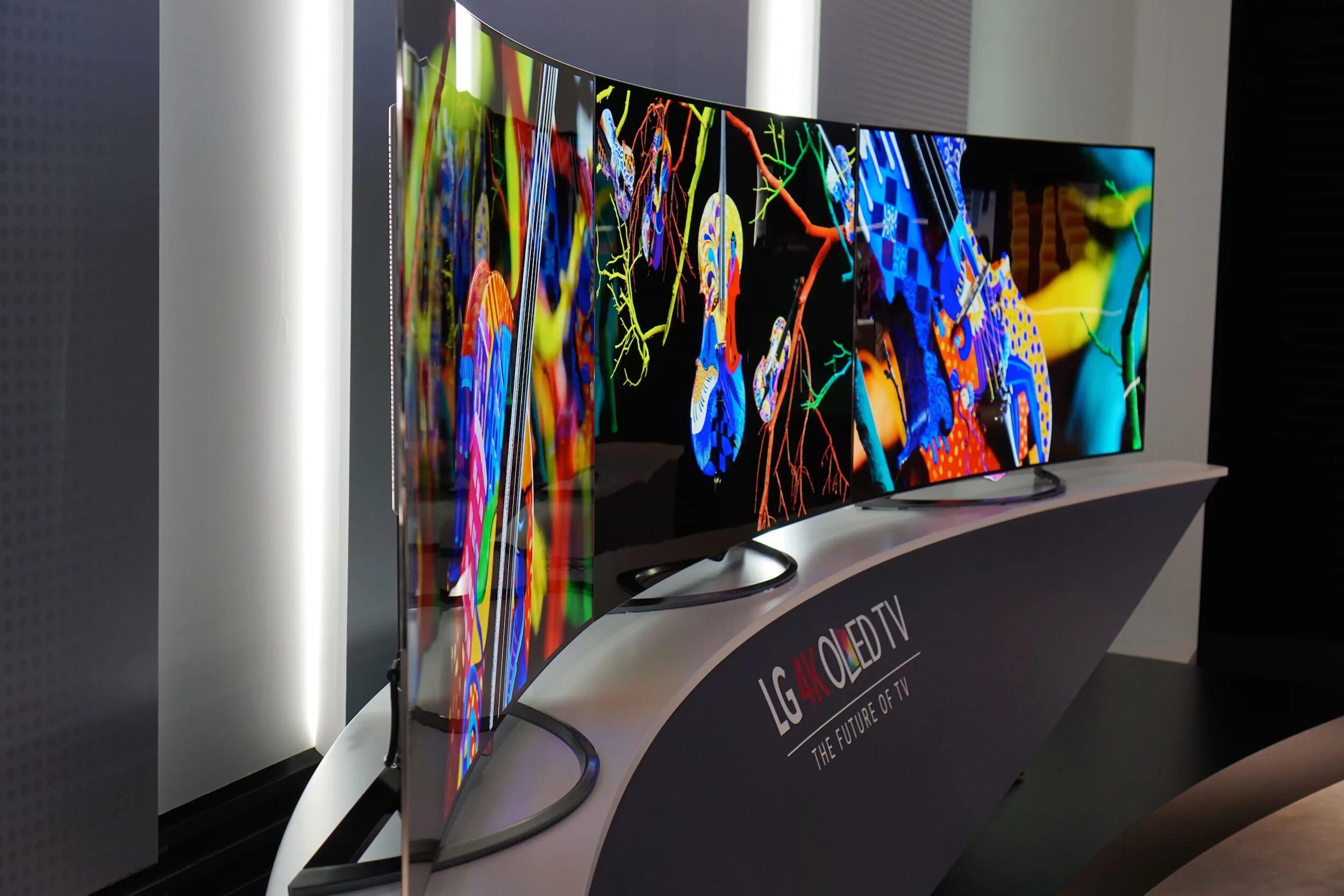 Отличный экран. OLED телевизоры Samsung. Телевизор OLED LG 65ec970v 65" (2015). Олед дисплей в мониторе. LG OLED Monitor.