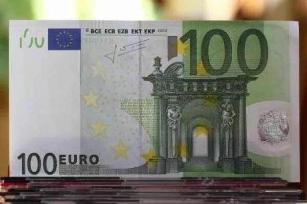 100 рублей в долларах на сегодня. 100 Евро в рублях. СТО евро в рублях. Новые купюры 100 евро как выглядят. 100 Евро сейчас.