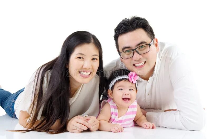 Семья испанцев. Семейный портрет японской семьи. Asian parents. Asian parents. Семья китайцев.