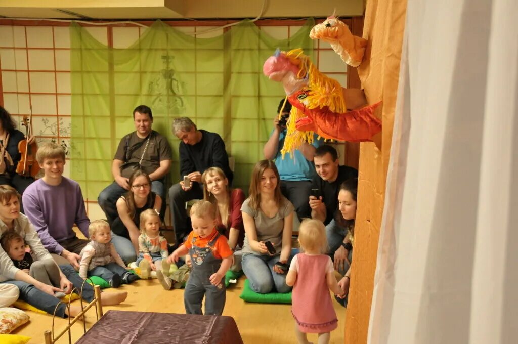 Интересный театр для детей. Театральный ребёнок. Семейный кукольный театр. Кукольный театр для дошкольников. Театр для детей.