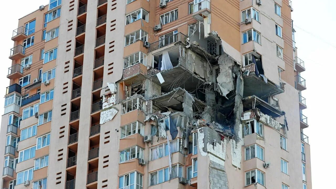 Попадание ракеты в жилой дом. Разрушение жилого дома в Киеве. Украина 27.02 2024 г