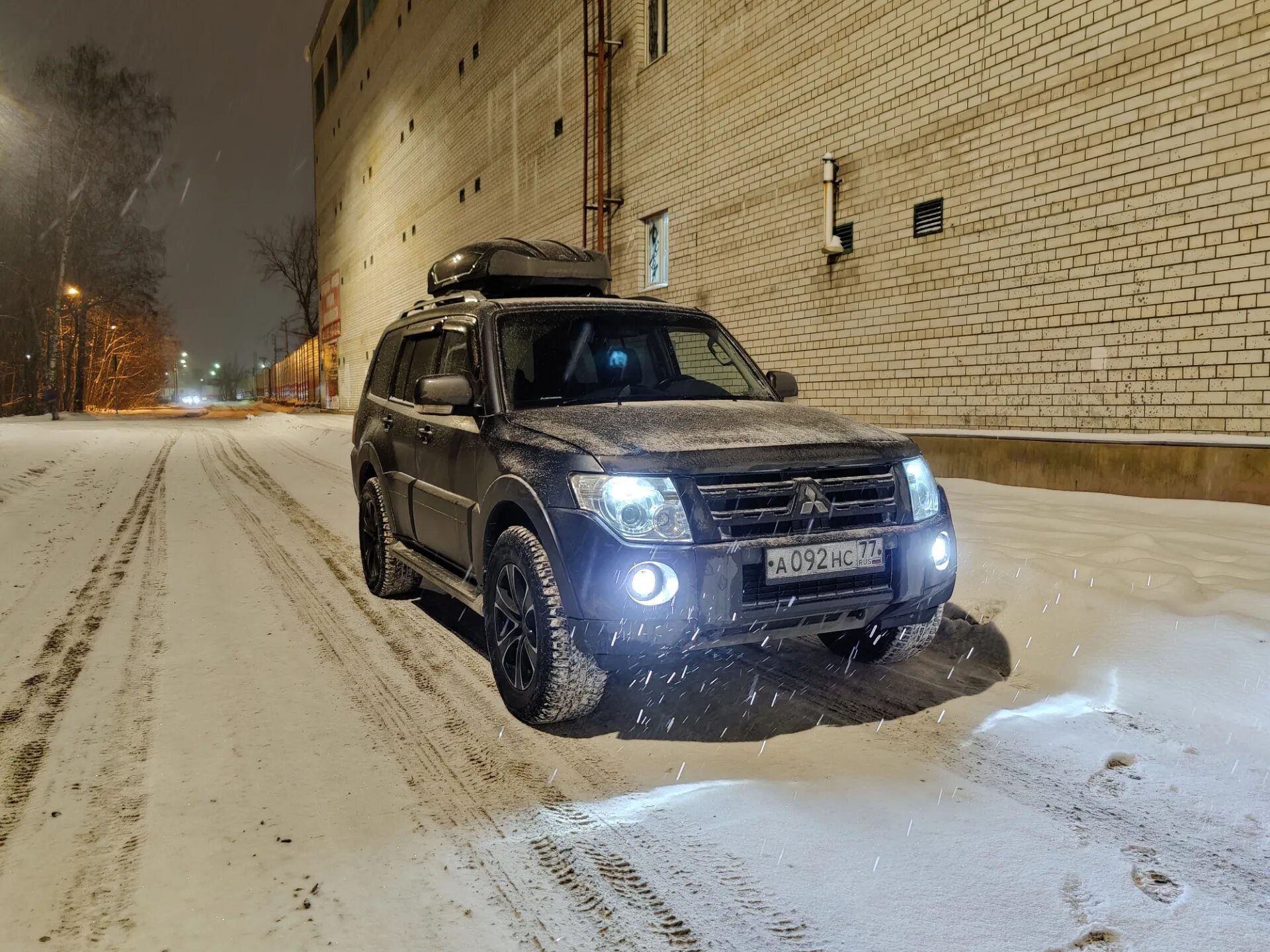 Противотуманные фары паджеро 4. Led ПТФ на Mitsubishi Pajero 3. ПТФ Mitsubishi Pajero 4. Лед ПТФ на Паджеро 4. ПТФ Паджеро 4 светодиодные.