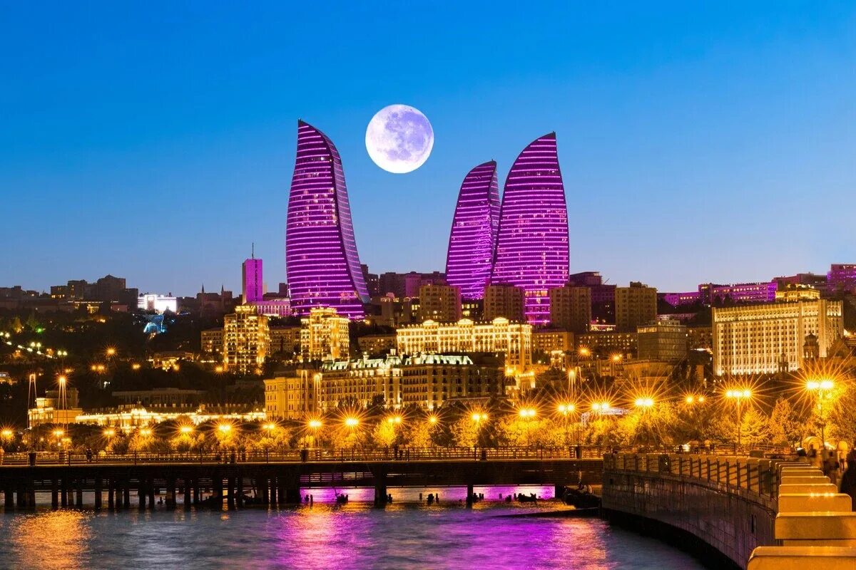 Какая столица у азербайджана. Баку 3 башни. Баку столица. Баку 2022 город. Flame Towers Азербайджан.