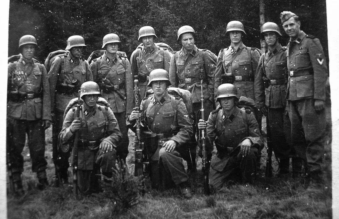 Солдаты Waffen SS. Армия третьего рейха СС. Waffen SS (войска СС).. SS 3 Рейх.