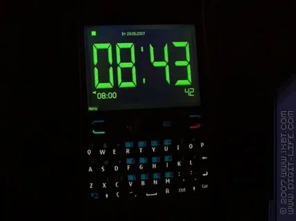 Установить простые часы