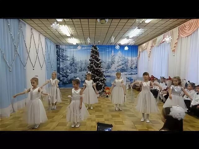 Танец снежинок под песню снежинки