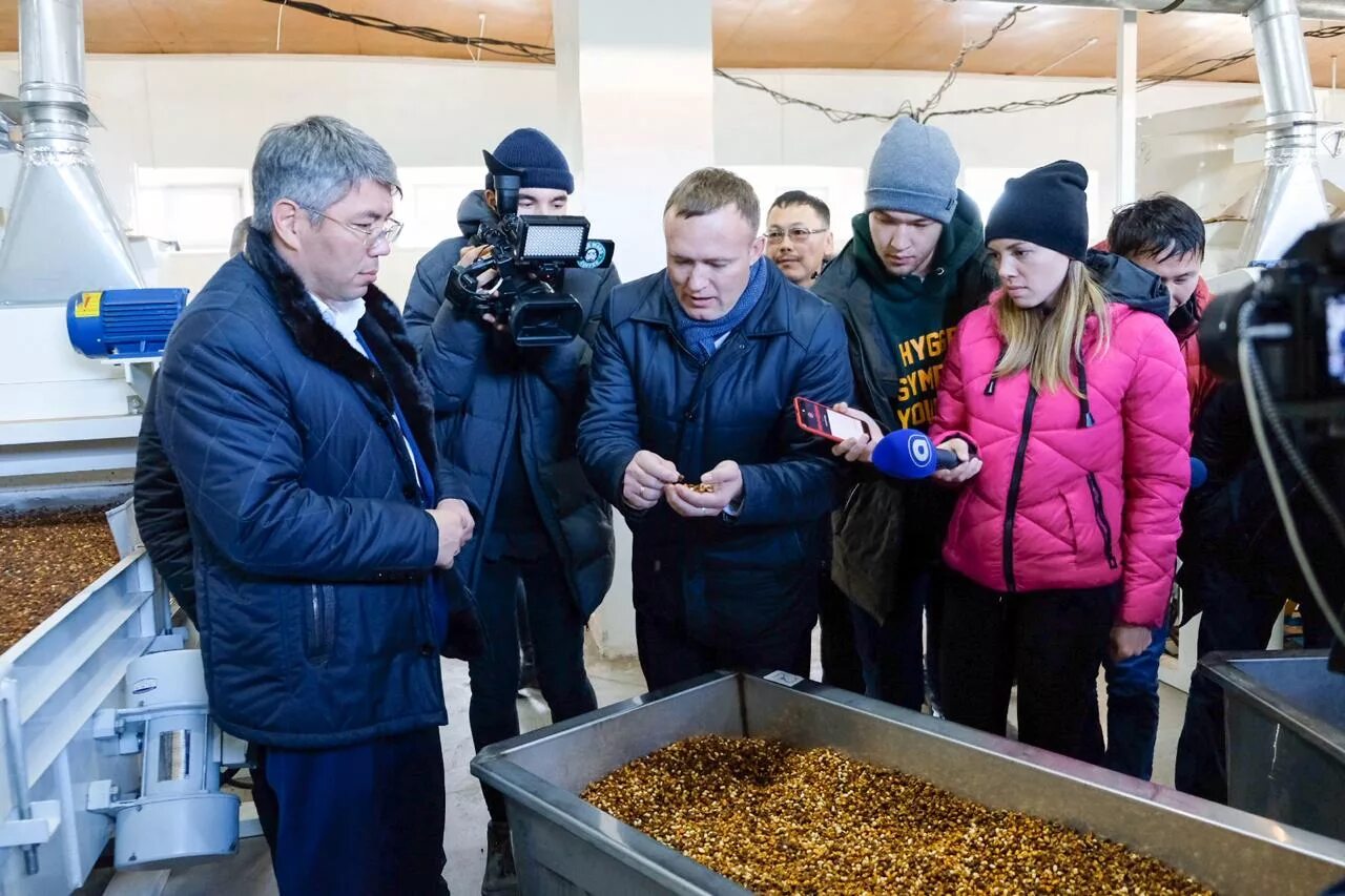 Глава Бичурского района. Глава Бичурского района Республики Бурятия. Цыденов в Бичурском районе. Гыдаагро.