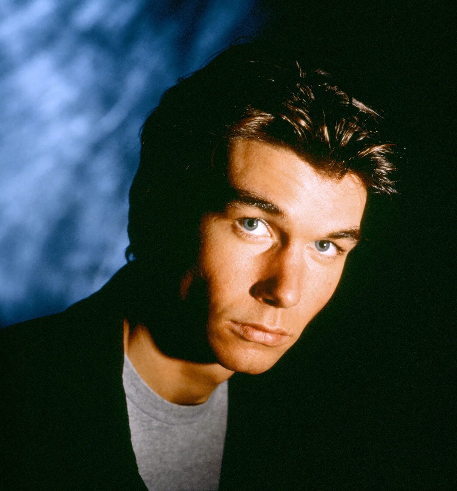 Параллельные миры 1. Параллельный мир фантастика. Параллельные миры сериал 1995. Скользящие сериал 1995. Разные миры.