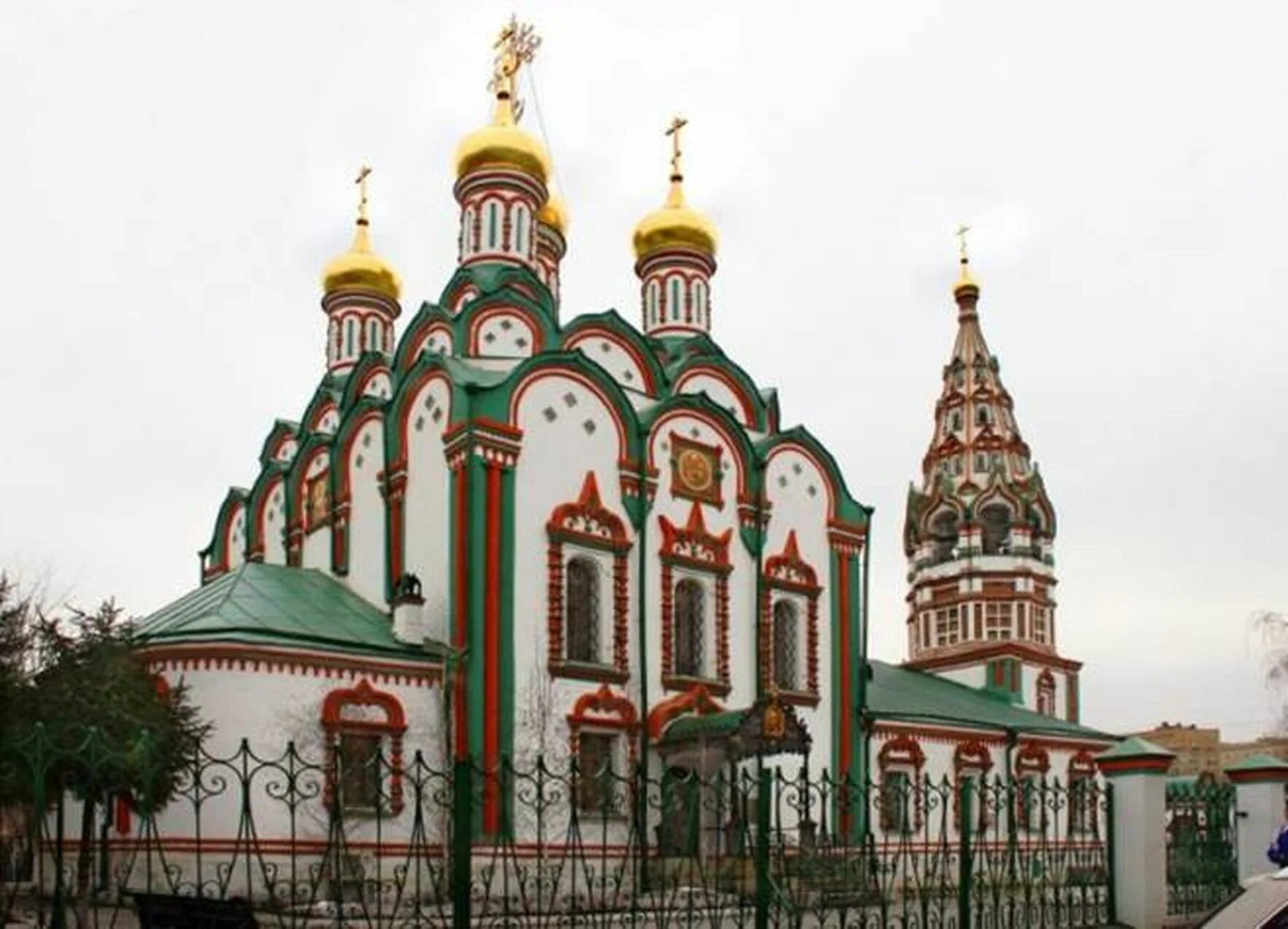 Храм Николая Чудотворца в Хамовниках. Собора Николая Чудотворца в Хамовниках. Храм Николая Чудотворца в Хамовниках Хамовники. Церковь святителя Николая в Хамовниках Москва.