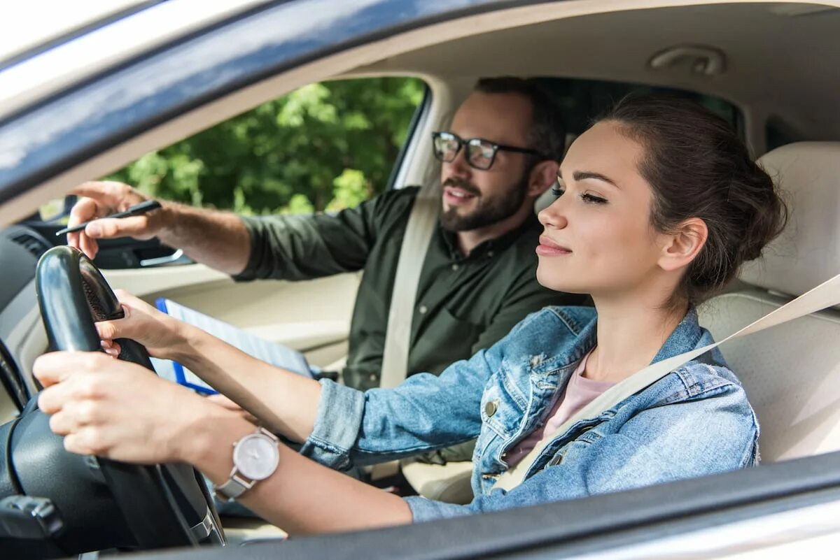 A car s life. Уроки вождения. Вождение автомобиля. Вождение с инструктором.