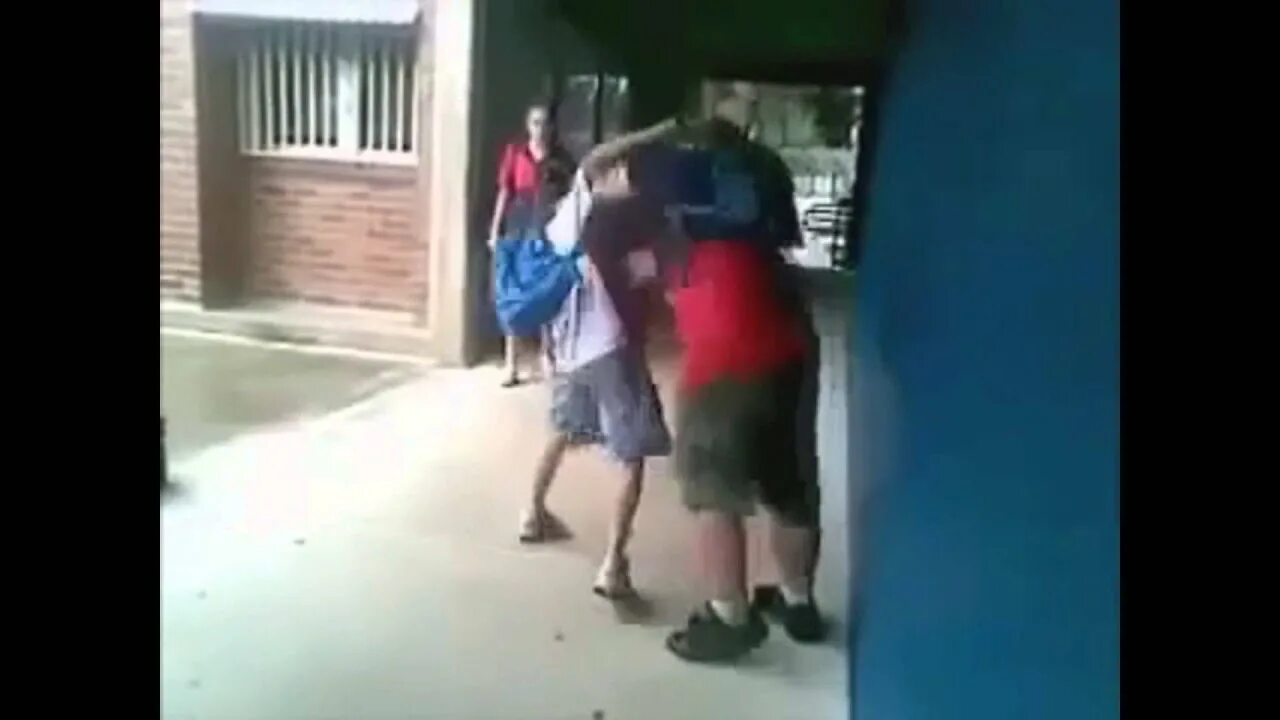 Дай сдачи. Дал сдачи видео. Оператор азс лукойл под кайфом кто она такая. Дал сдачи видео. Дал сдачи видео.