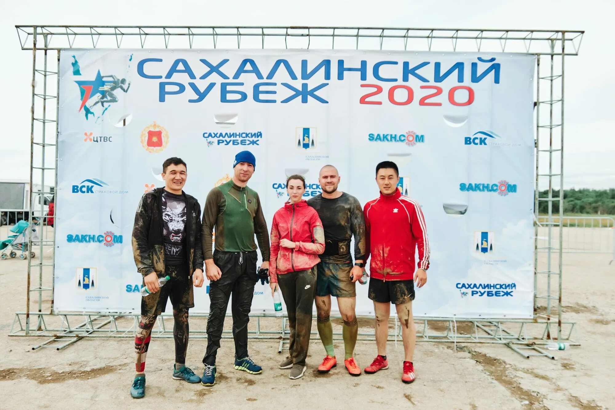 Лизинг инжиниринг. Поставщики и партнеры. Бизнесмен предприниматель. Лизинг инжиниринг. Инженер машиностроения.