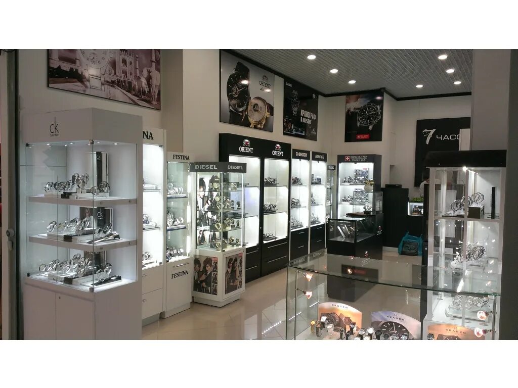 магазин 7 часов. попова 36 универмаг белгород. магазин 7 часов курск. витрина часового магазина. магазин свотч в тирасполе.