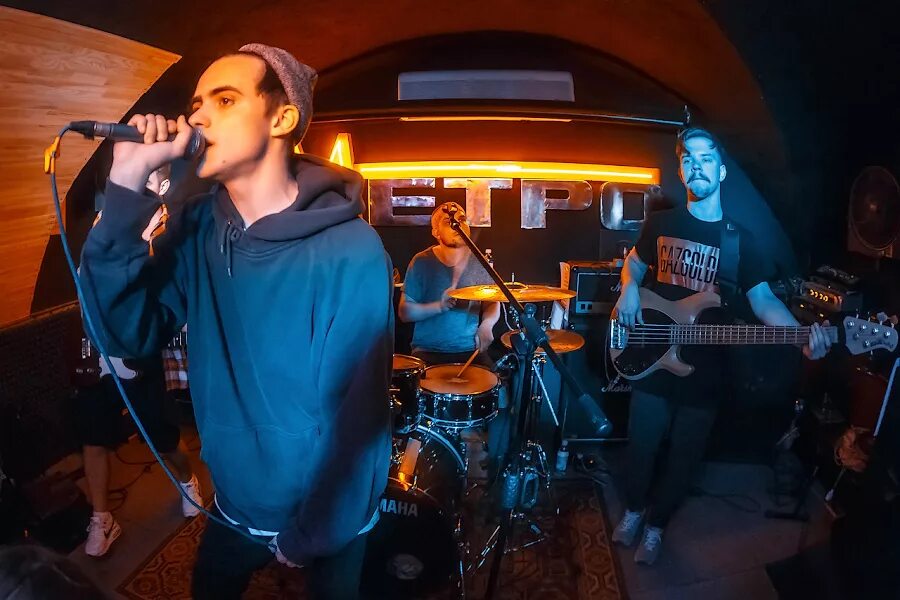 кирилл бледный 2021 концерт. певец кирилл бледный. кирилл бледный и костя пыжов. группа молли бледный. группа молли бледный.