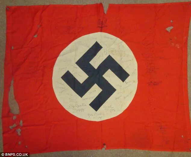 German desk flag - Nazi Party (made in cotton) Mu FEI Flickr