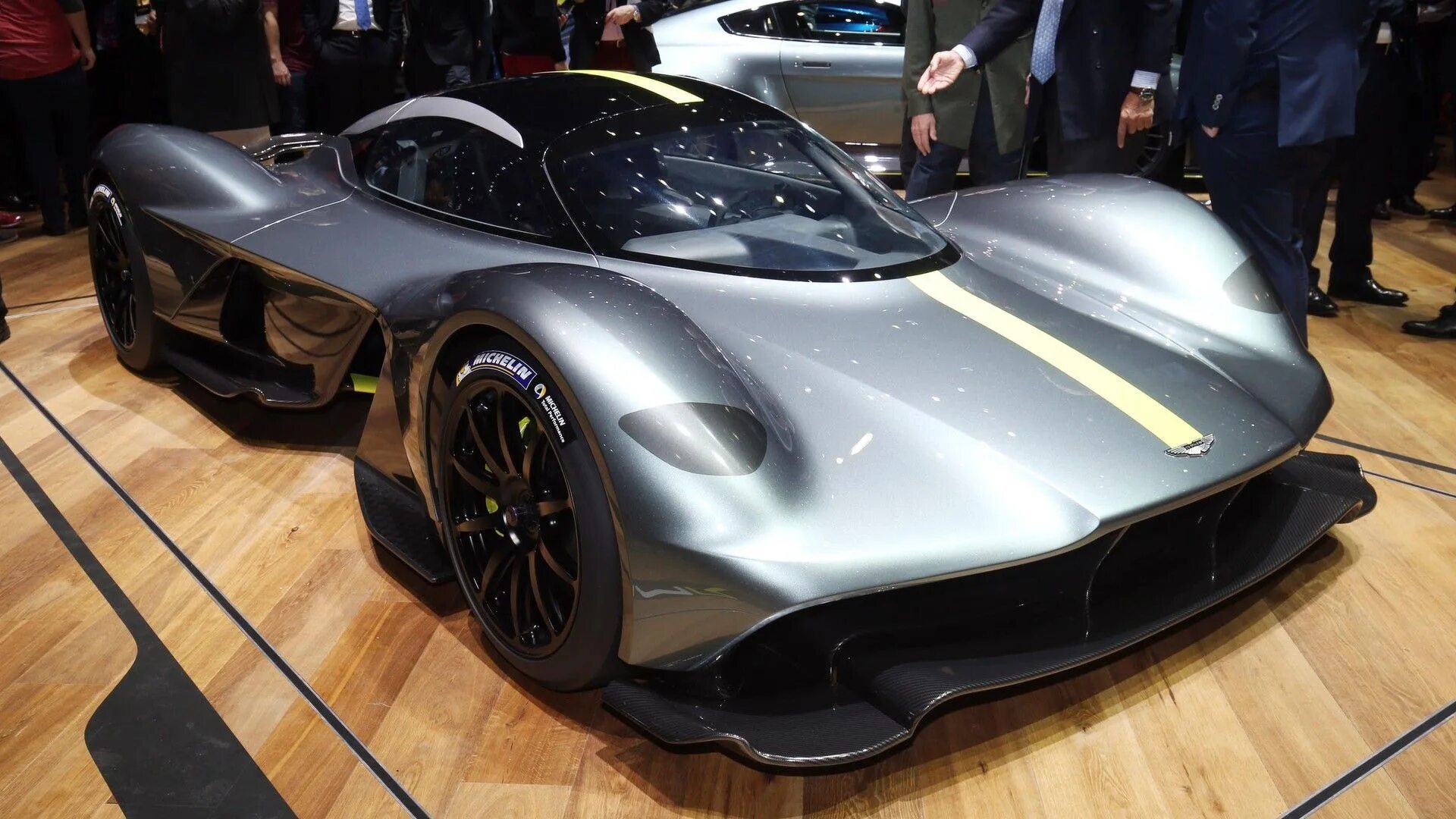 Am valkyrie. Aston martin am-rb 001. aston martin valkyrie. красивые китайские машины.