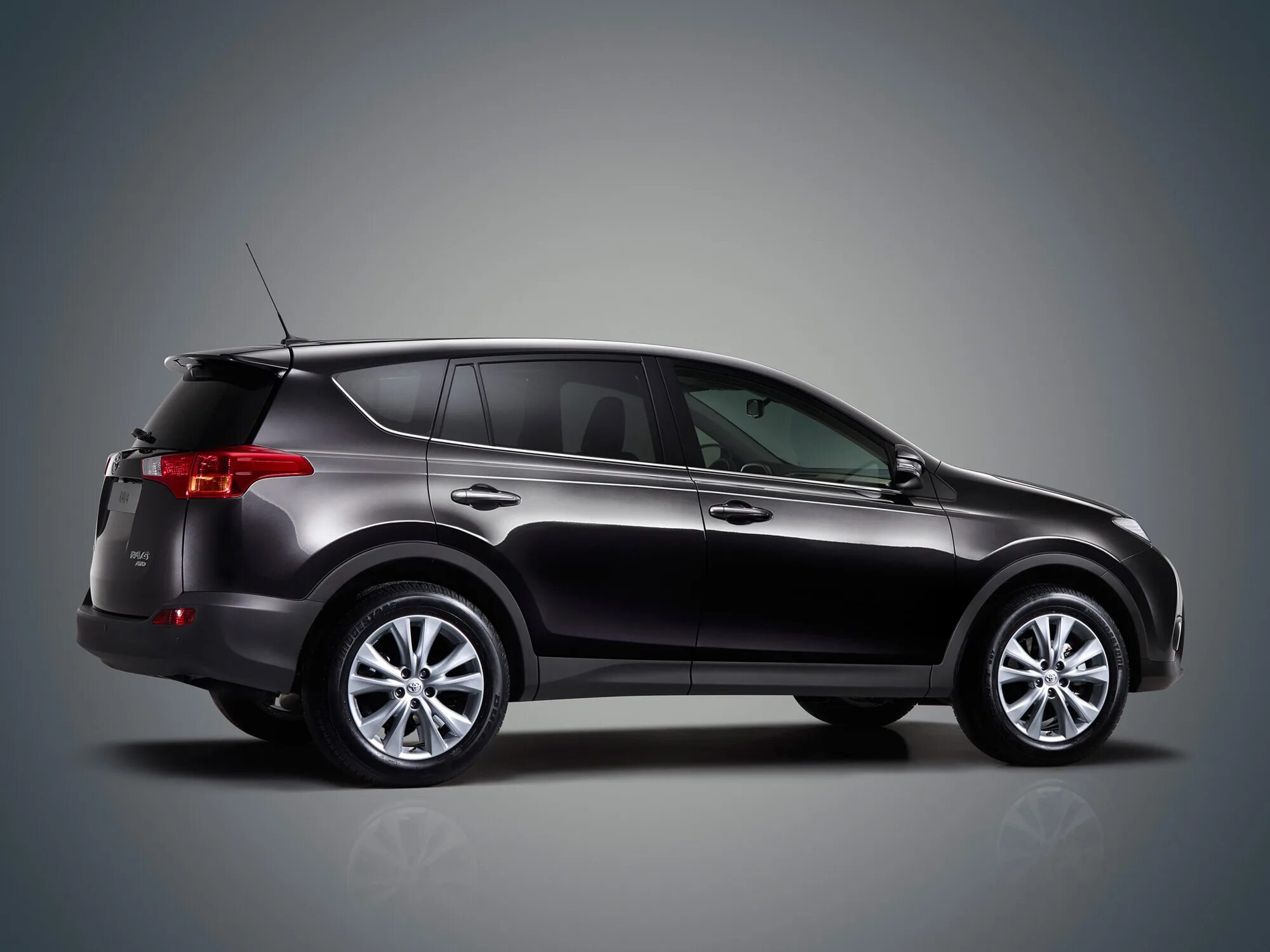 Объем бака рав 4 4 поколения. Rav4 4 поколение черный цвет. Toyota rav4 2013-2018. Toyota rav4 2008-2010. Rav4 2013 040.