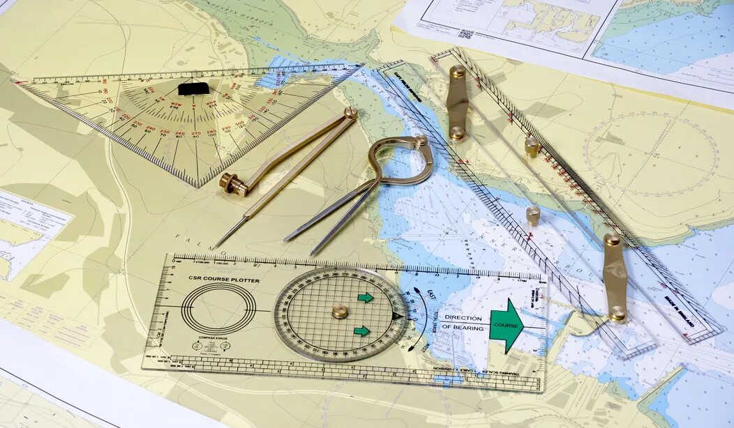 Корректировка карты. Бумажные навигационные карты. Морская навигация. Морские карты современные. Морские навигационные карты.