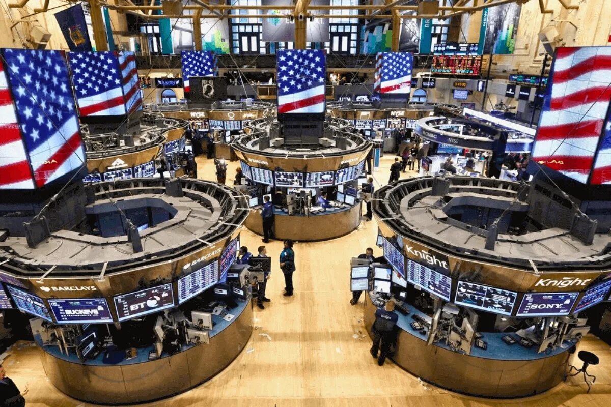 Фондовая биржа Нью-Йорка. Биржа США Уолл стрит. New York stock Exchange (NYSE) — США. Уолл стрит Нью Йорк.