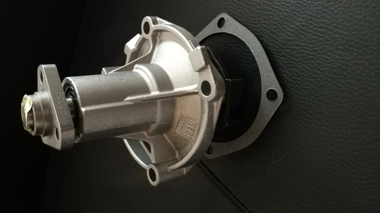 Magnum marel mwp011. Корпус помпы ваз 2101. Помпа нива урбан. Помпа нива урбан. Magnum marel mwp011.