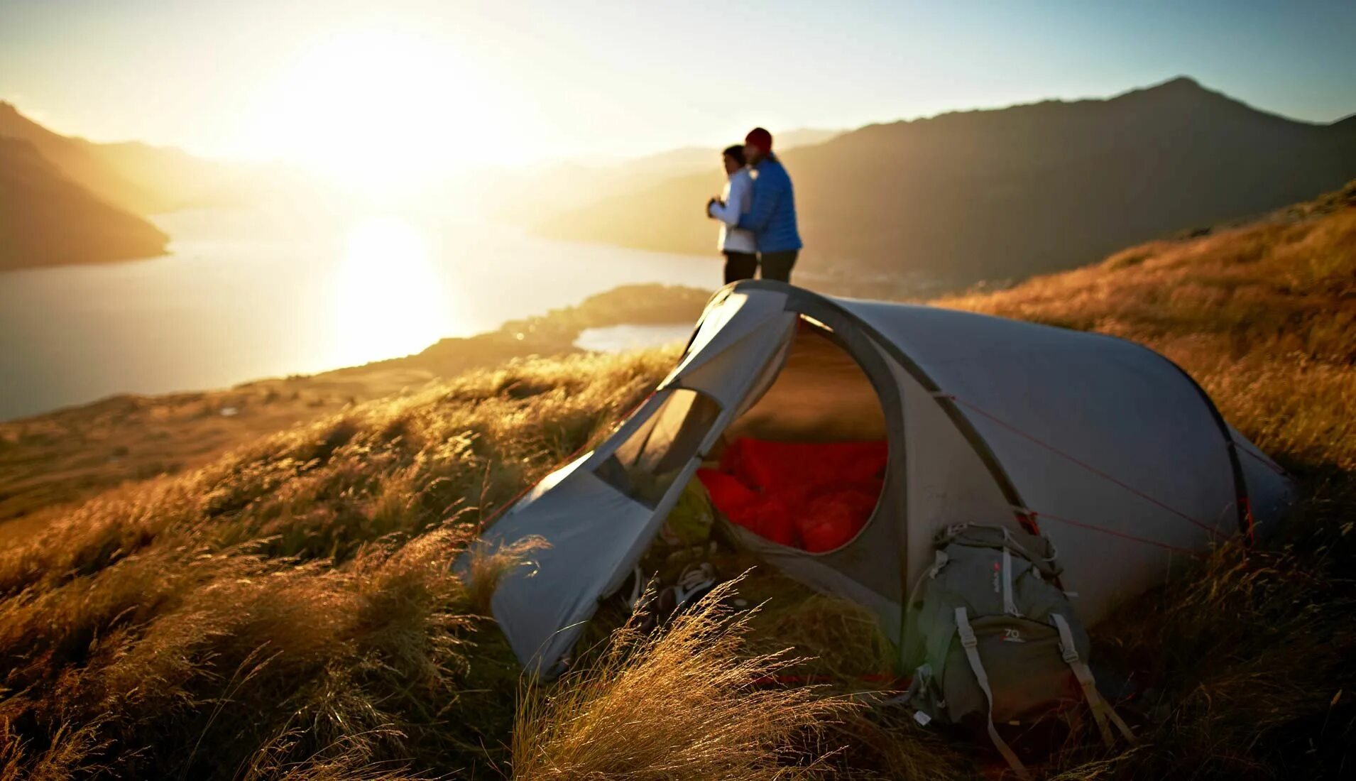 Travel camp. Кемпинг в новой Зеландии. Палатка pod Tents. Палатка Quechua t4. Палатка в горах.
