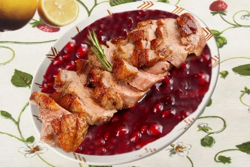 Утиная грудка фламбе. Мясо индейки в красном вине. Приготовление индейки по дюкану. Индейка в красном вине с/в вак тм сибирская широта. Филе бедра индейки.