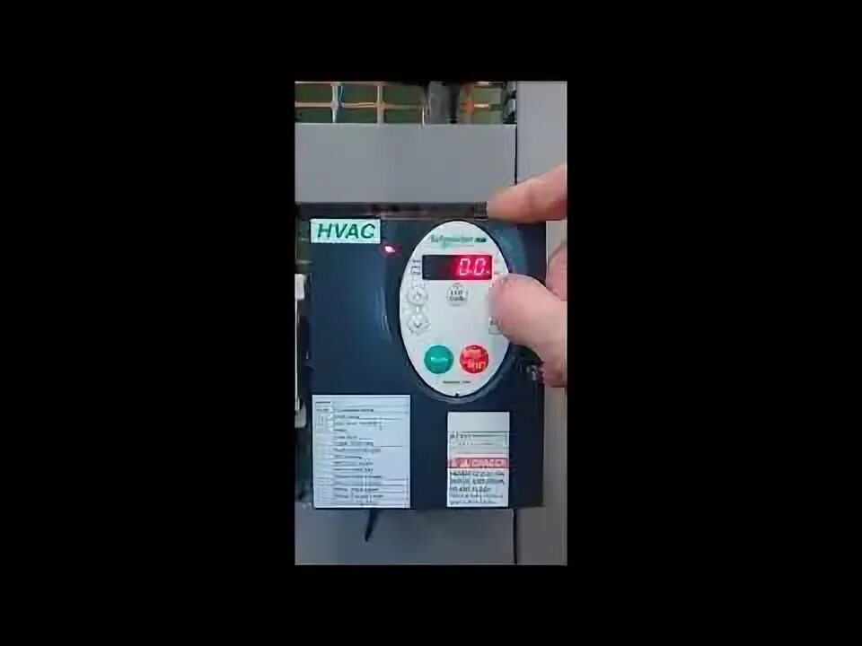 Частотный преобразователь innovert isd551m43b. Частотный преобразователь invt gd100. Частотный преобразователь siemens 800 квт. Частотный преобразователь заводские настройки. Частотный преобразователь schneider electric aks 22.