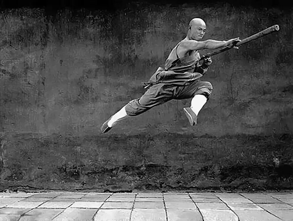 Монах Шаолинь шест. Монах воин Шаолинь. Тибет Шаолинь. Старик монах Шаолинь.