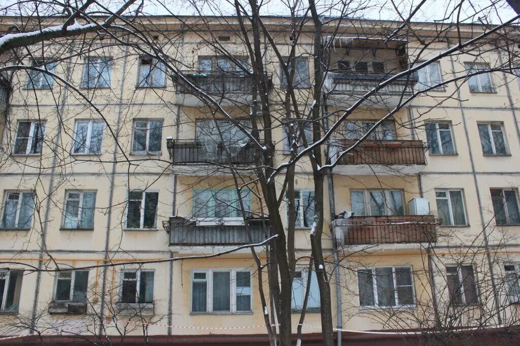девятиэтажный панельный дом 515/9. экспериментальная пластиковая хрущевка. пластмассовая хрущевка в москве. 1-515/9ш, панельный. балкон снаружи.