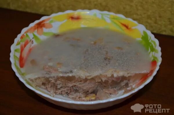 Бульон для холодца. Во что залить холодец. Холодец из рульки свиной. Жидкий холодец. Заливное.