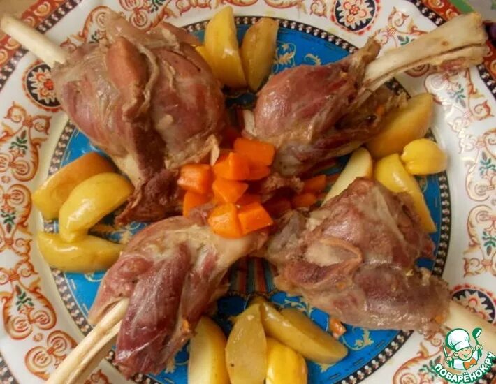Джиз быз блюдо узбекской кухни. Мясо с луком в казане от сталика. Домляма узбекская. Думляма сталик. Баранья нога запеченная в тандыре.