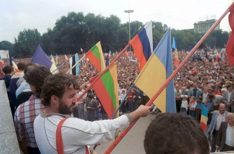 Приднестровье 1989. Митинги 1989 Приднестровье. Молдавия 1992. Народный фронт Молдавии 1989.