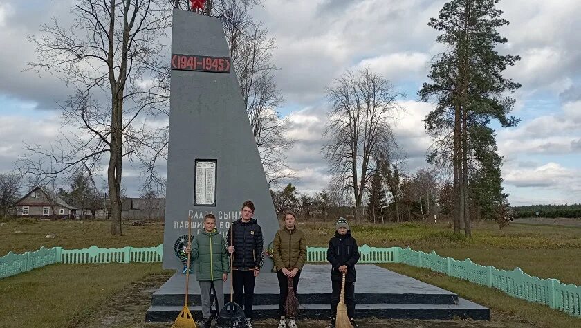 Сайт дятловской газеты. Мировщина Дятловский район. Дворецкая средняя школа Дятловский район. Дороги Козловщина Дятловского района РБ.