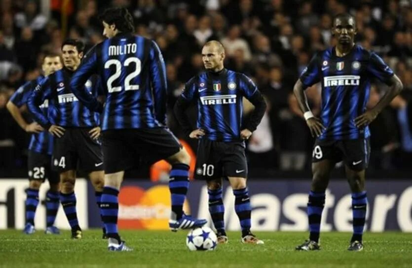 Интер 2010. Интер финал лиги чемпионов 2010. inter bayern 2010. футбол 2010 интер.
