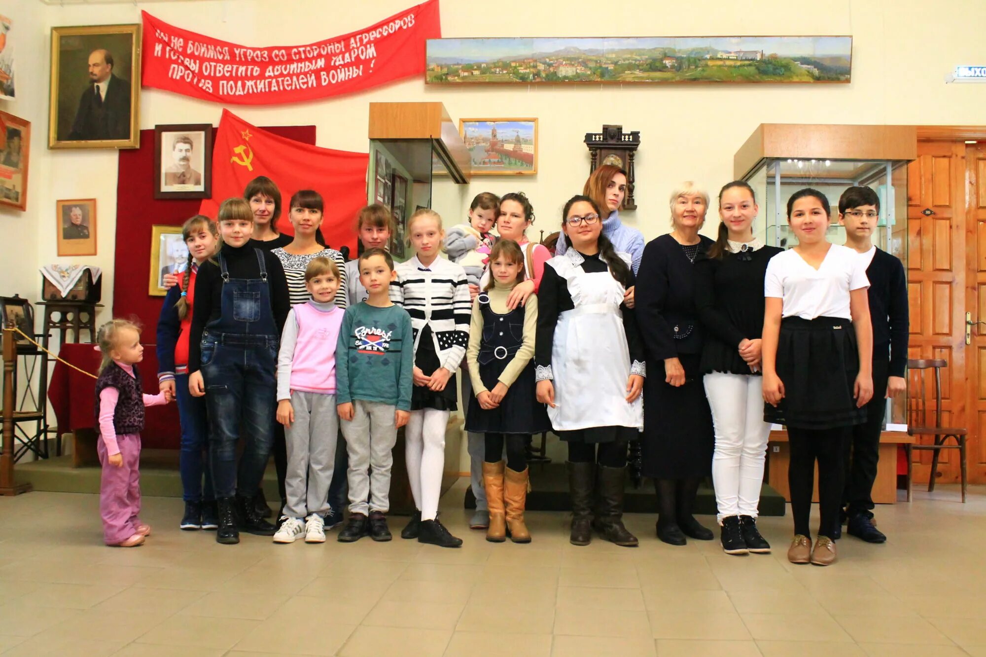 Конкурс гидов экскурсоводов. Конкурс экскурсоводов для школьников. экскурсоводы кисловодска. кисловодск мкоу до центур. роман экскурсовод кисловодск.