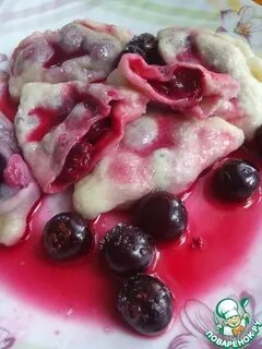 Вареники с вишней в воде