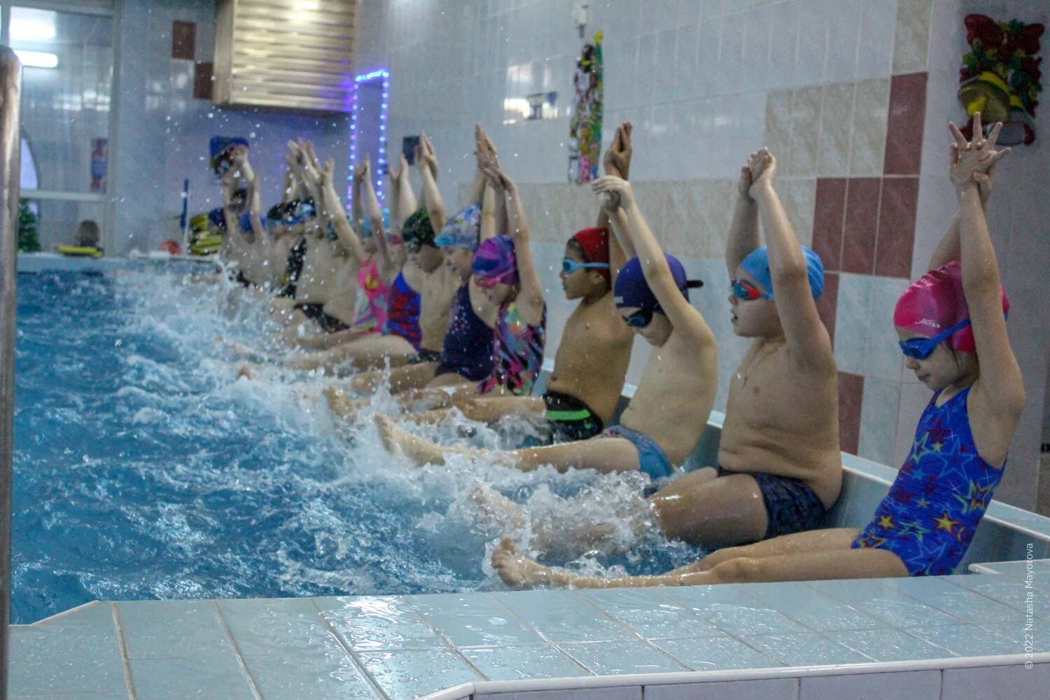 Богородское сергиево-посадский район бассейн. Бассейн. Синхронное плавание фок изумрудный. Фок лотос. Спортивно-тренировочные сборы синхронисток.